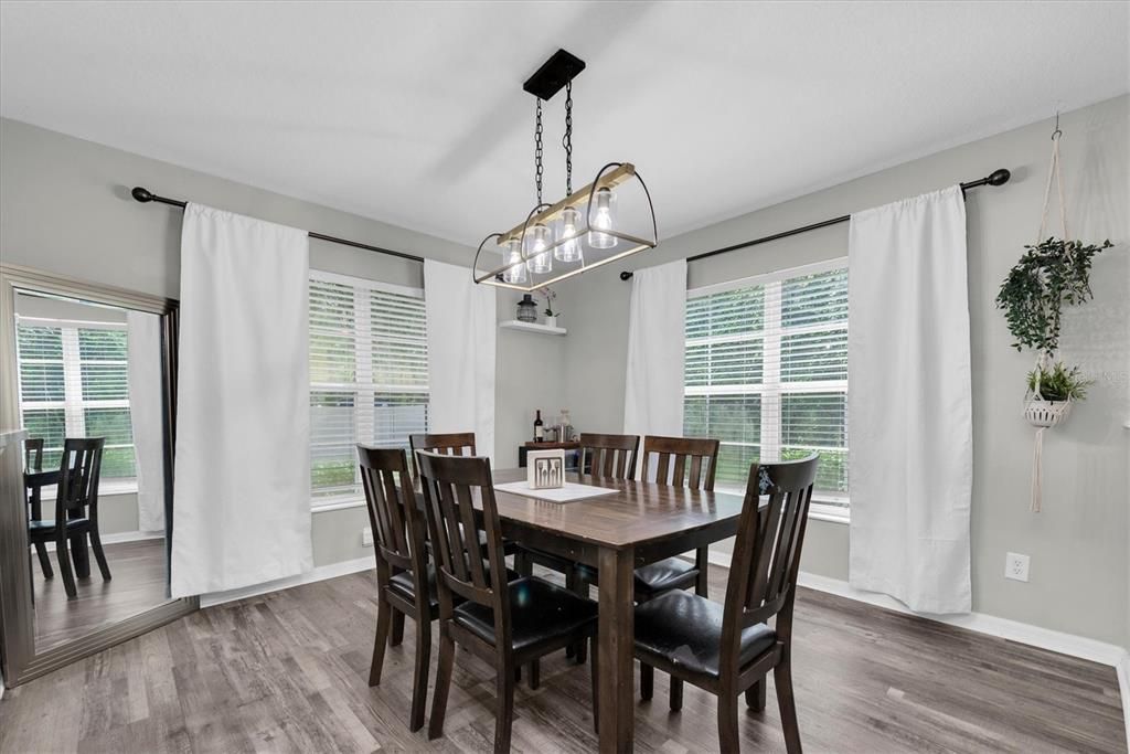 For Sale: $279,000 (3 beds, 2 baths, 1408 Square Feet)