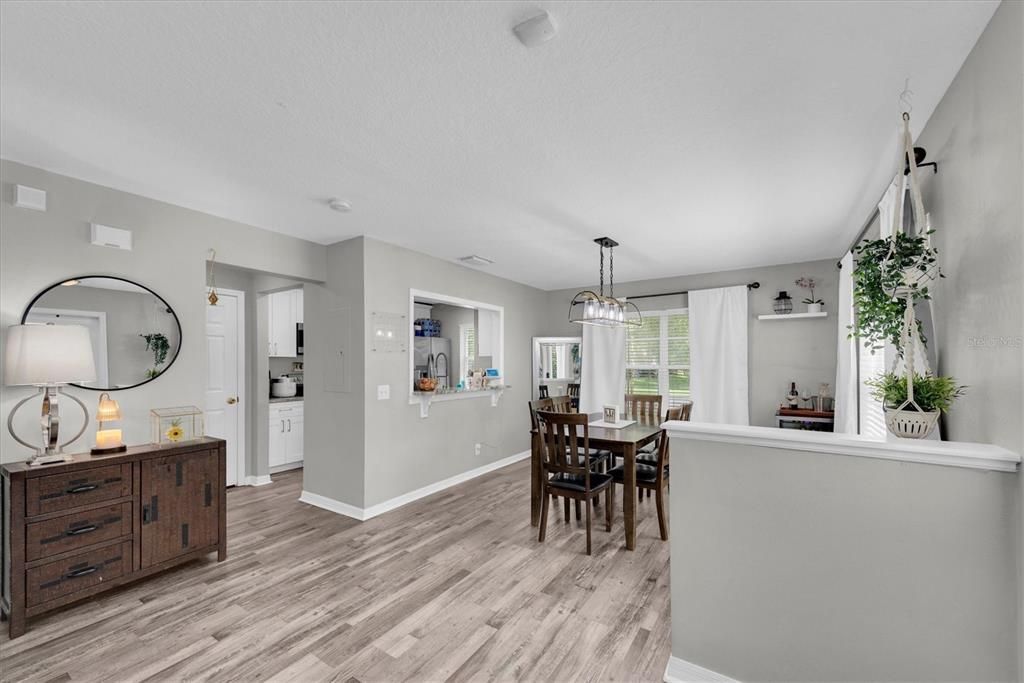 For Sale: $279,000 (3 beds, 2 baths, 1408 Square Feet)