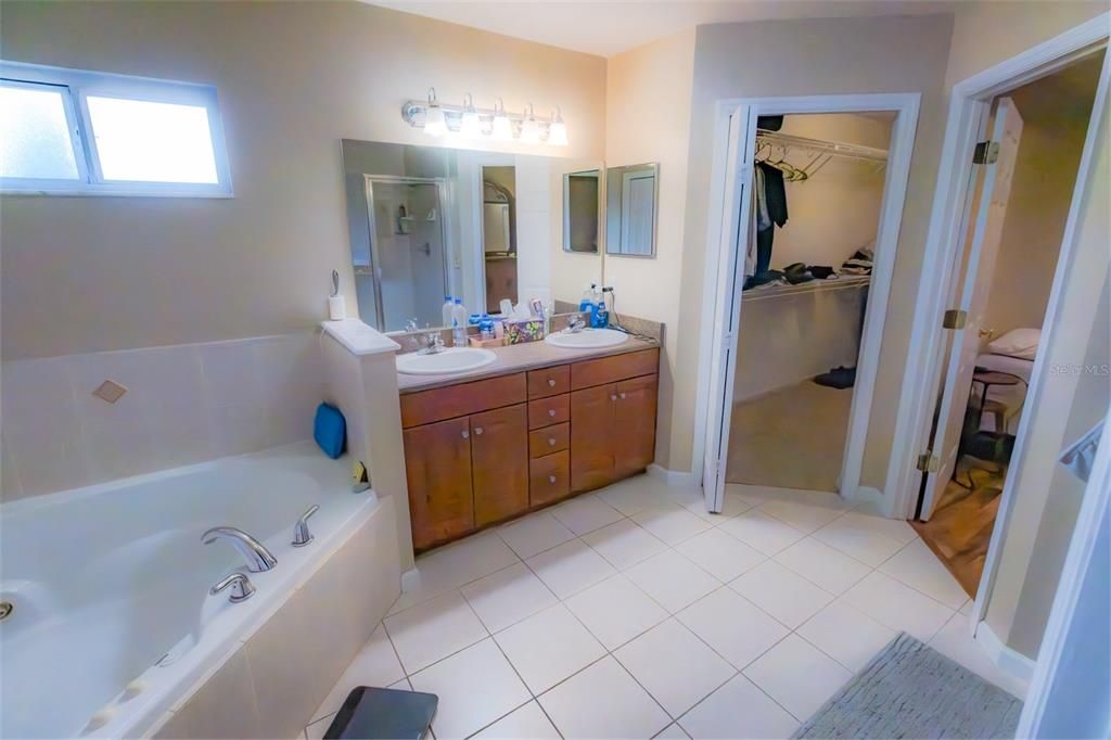 En Venta: $325,000 (3 camas, 2 baños, 1655 Pies cuadrados)
