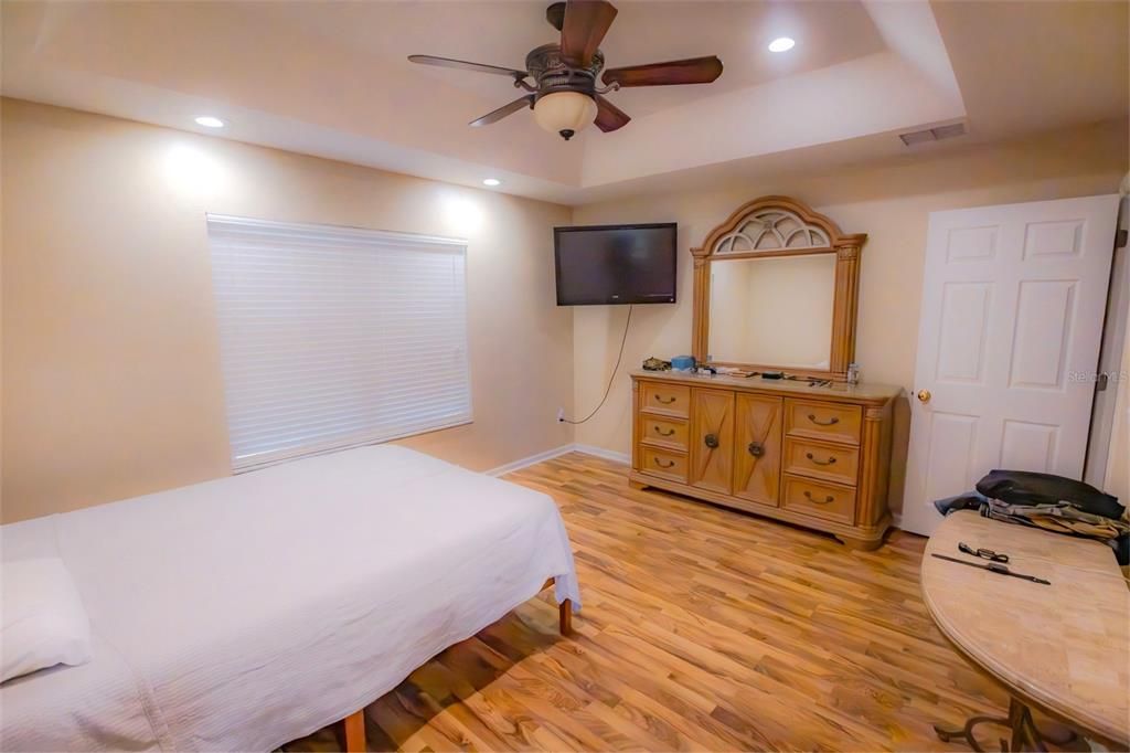 En Venta: $325,000 (3 camas, 2 baños, 1655 Pies cuadrados)