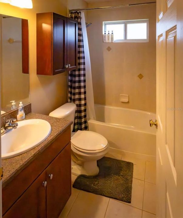En Venta: $325,000 (3 camas, 2 baños, 1655 Pies cuadrados)