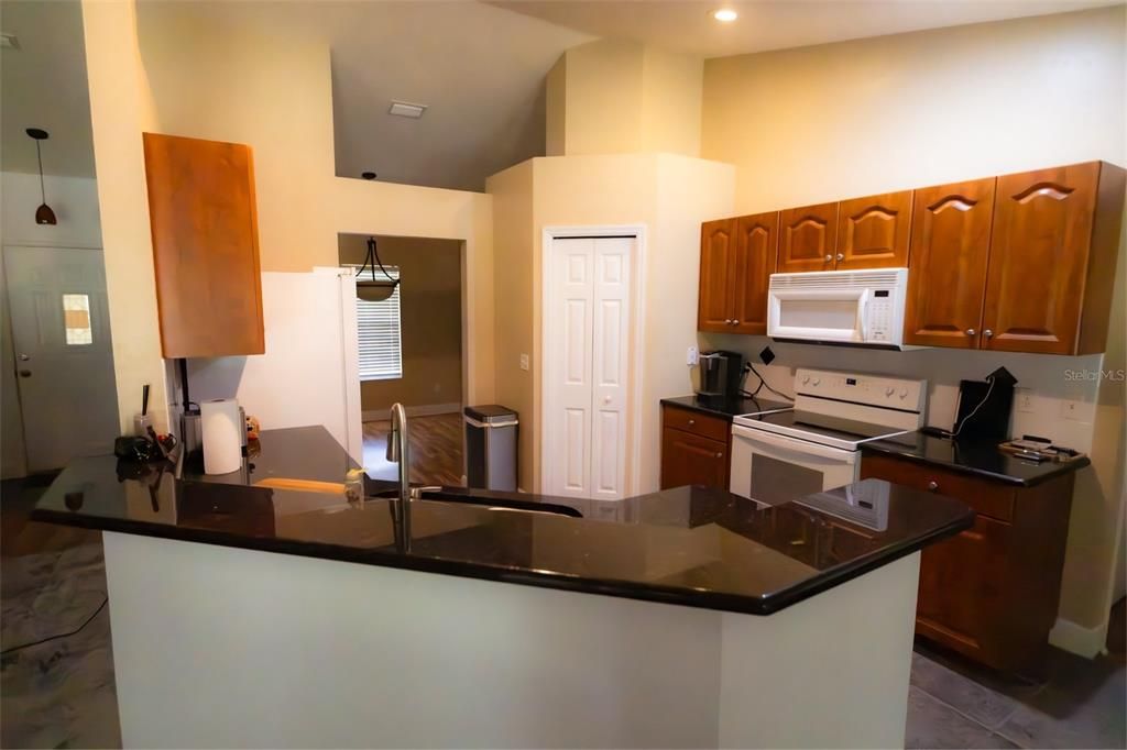En Venta: $325,000 (3 camas, 2 baños, 1655 Pies cuadrados)