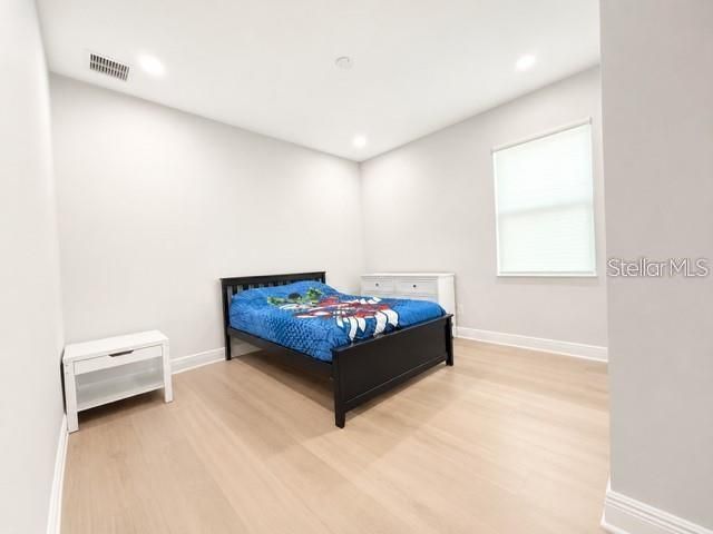 En Venta: $799,000 (4 camas, 3 baños, 2684 Pies cuadrados)