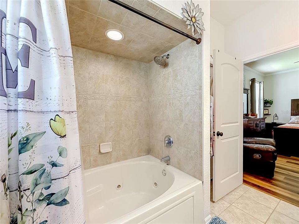 En Venta: $324,900 (3 camas, 2 baños, 1430 Pies cuadrados)