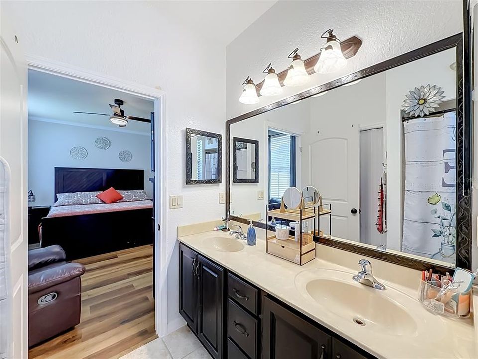 En Venta: $324,900 (3 camas, 2 baños, 1430 Pies cuadrados)