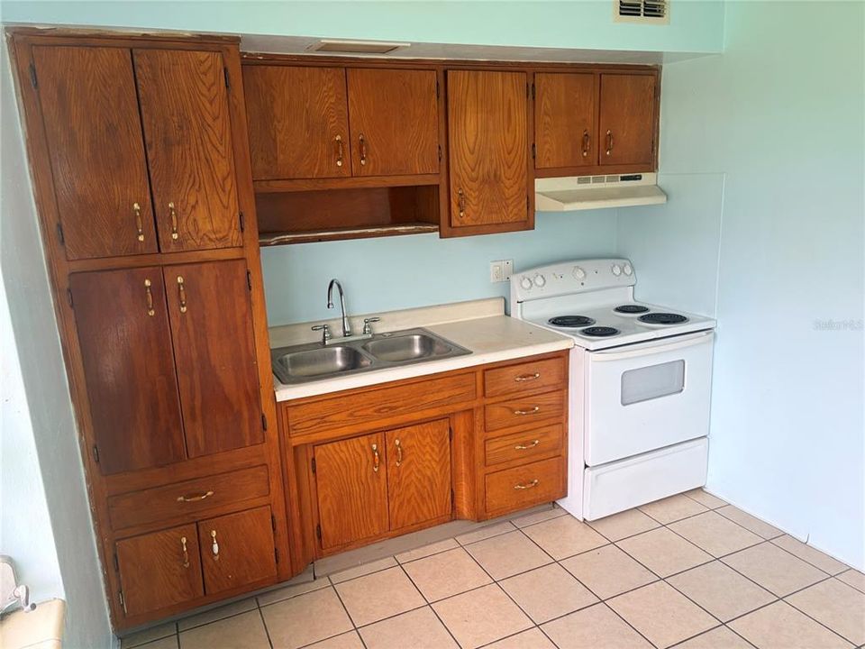 В аренду: $1,400 (2 спален, 1 ванн, 996 Квадратных фут)