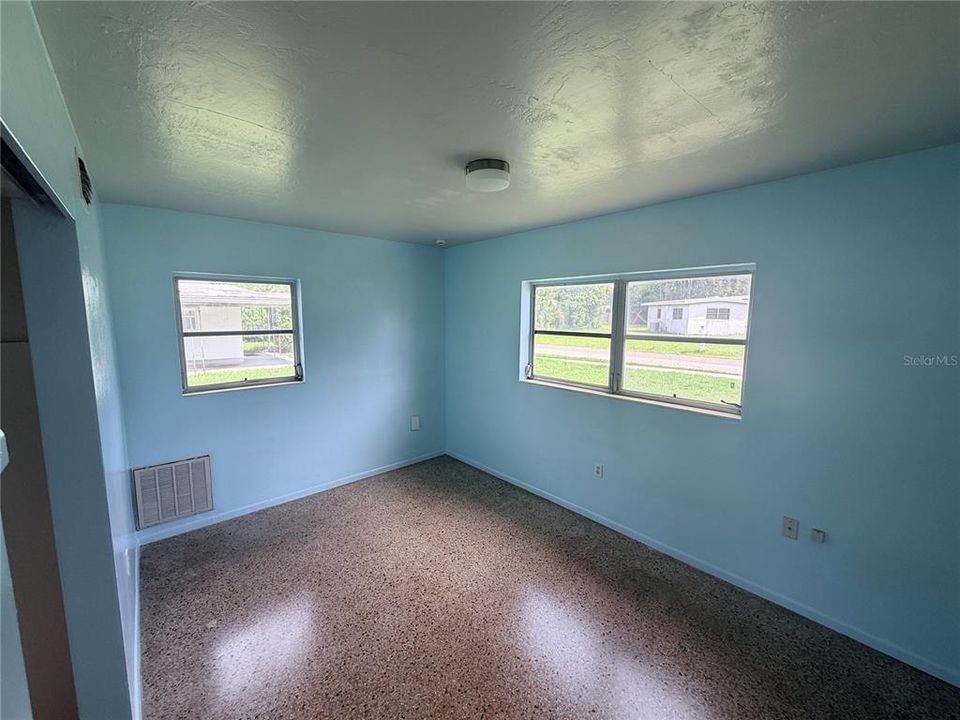 В аренду: $1,400 (2 спален, 1 ванн, 996 Квадратных фут)
