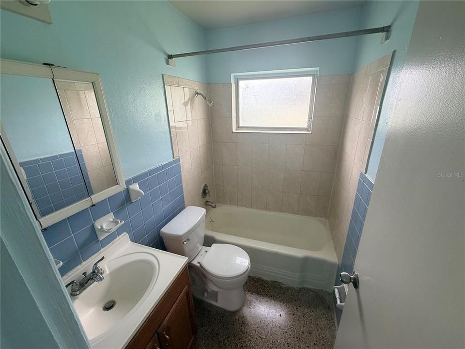 В аренду: $1,400 (2 спален, 1 ванн, 996 Квадратных фут)