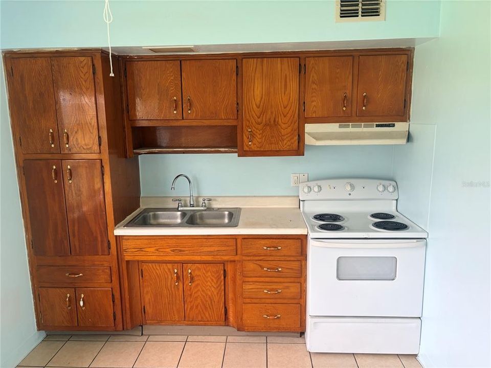 В аренду: $1,400 (2 спален, 1 ванн, 996 Квадратных фут)