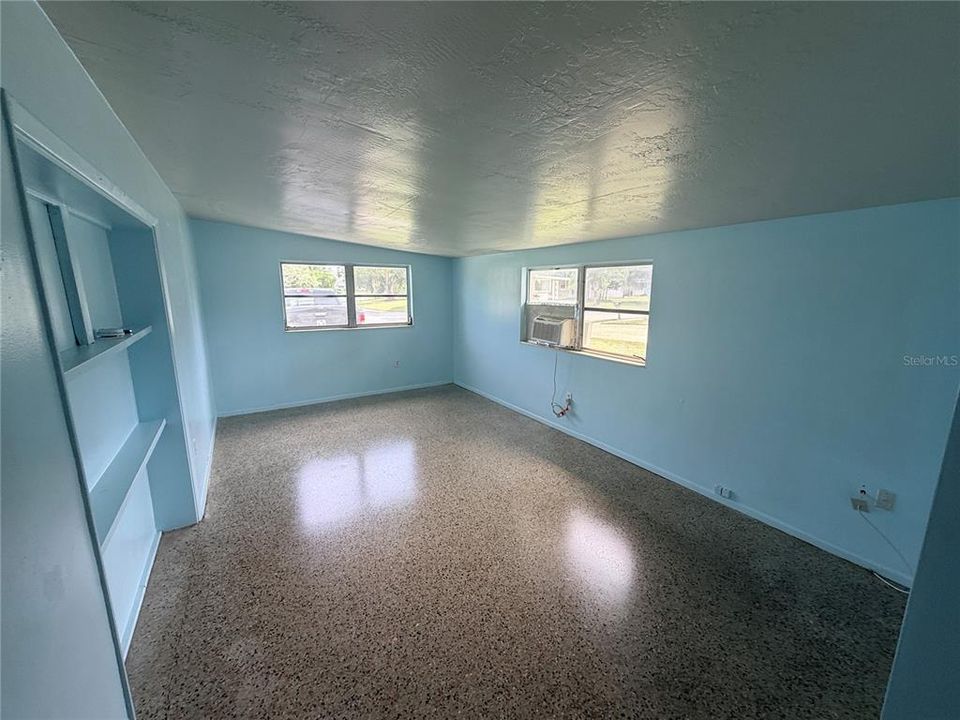 В аренду: $1,400 (2 спален, 1 ванн, 996 Квадратных фут)