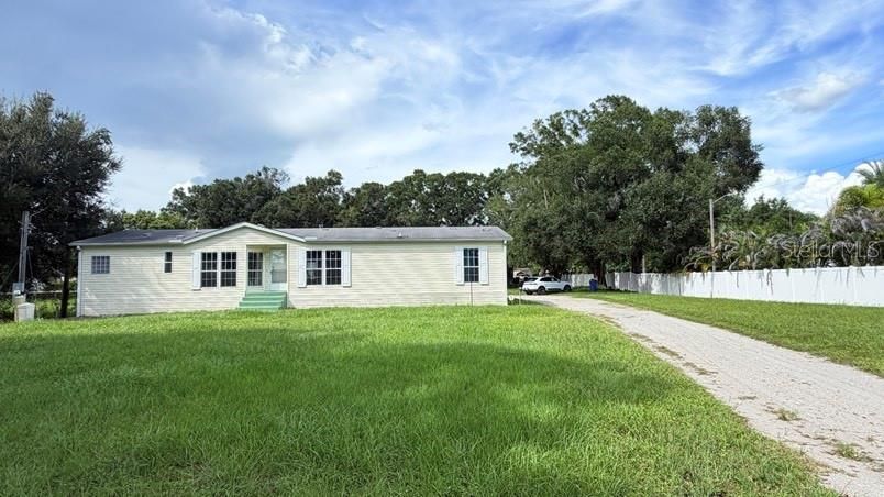 For Rent: $3,200 (3 beds, 2 baths, 2382 Square Feet)