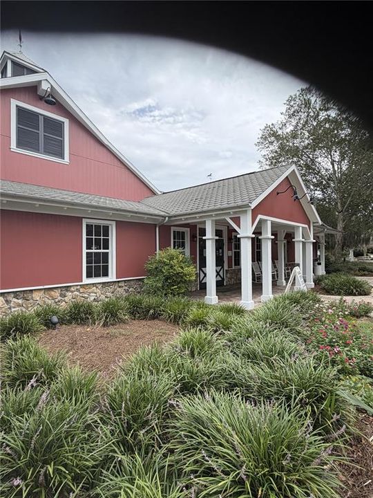 For Sale: $319,900 (3 beds, 2 baths, 1404 Square Feet)