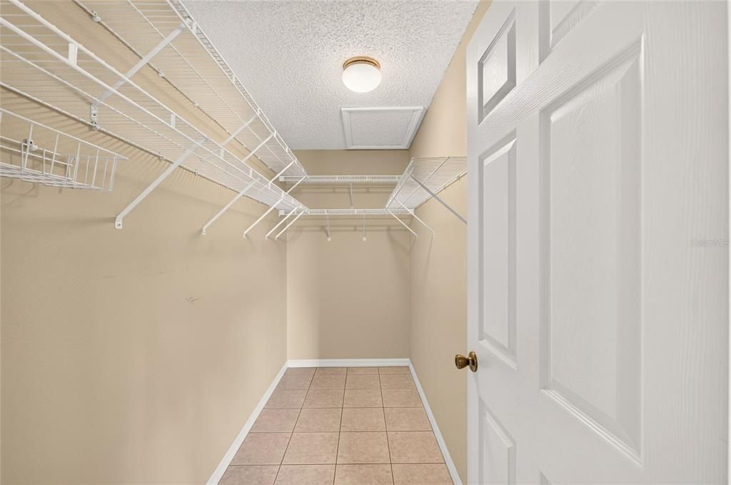 For Sale: $319,900 (3 beds, 2 baths, 1404 Square Feet)