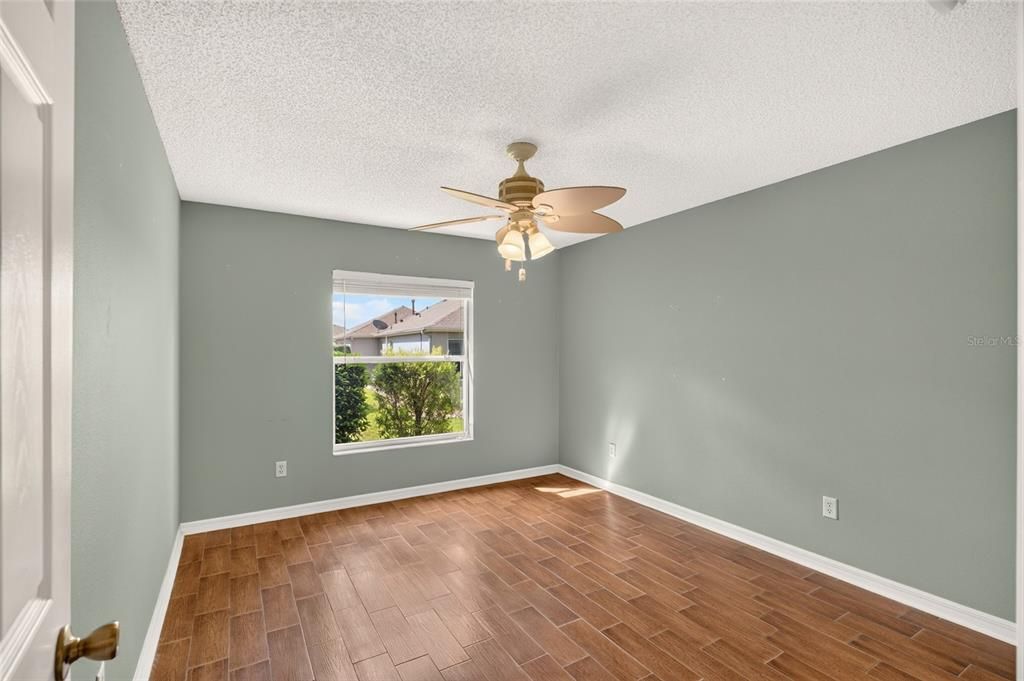 For Sale: $319,900 (3 beds, 2 baths, 1404 Square Feet)
