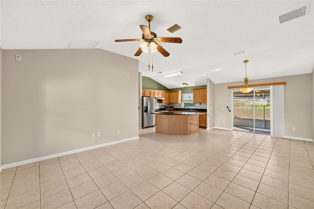 For Sale: $319,900 (3 beds, 2 baths, 1404 Square Feet)