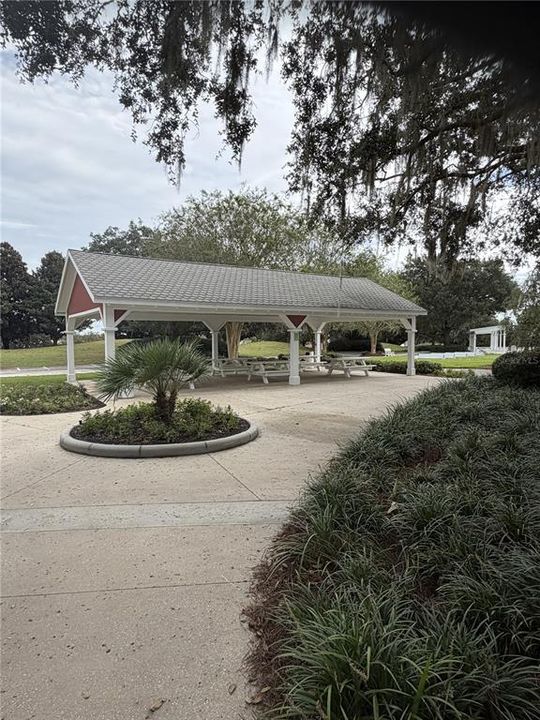 For Sale: $319,900 (3 beds, 2 baths, 1404 Square Feet)