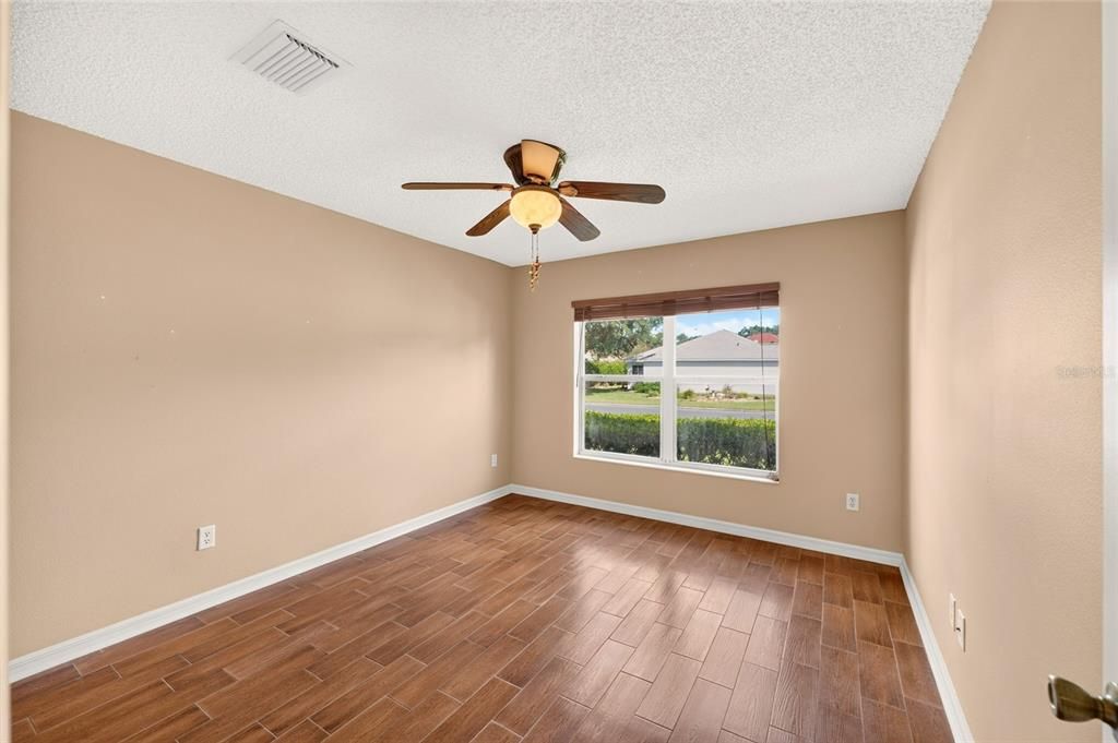 For Sale: $319,900 (3 beds, 2 baths, 1404 Square Feet)