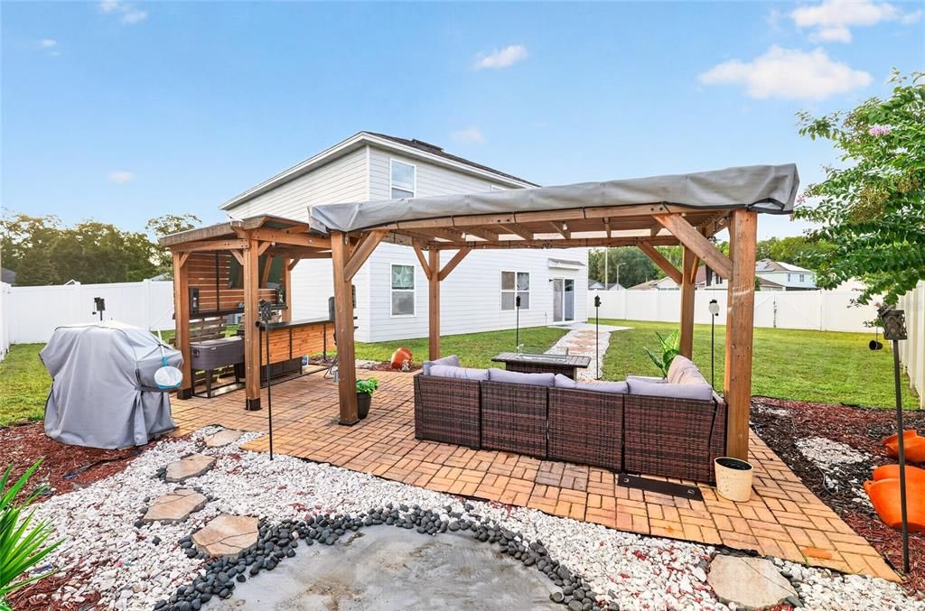 For Sale: $424,900 (5 beds, 3 baths, 2544 Square Feet)
