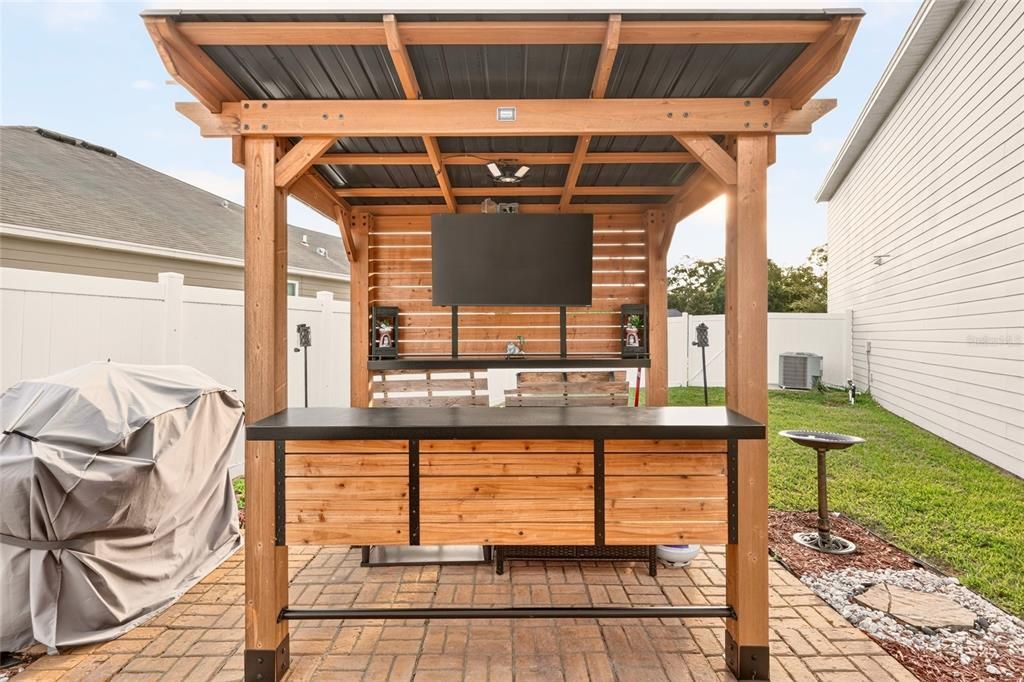For Sale: $424,900 (5 beds, 3 baths, 2544 Square Feet)
