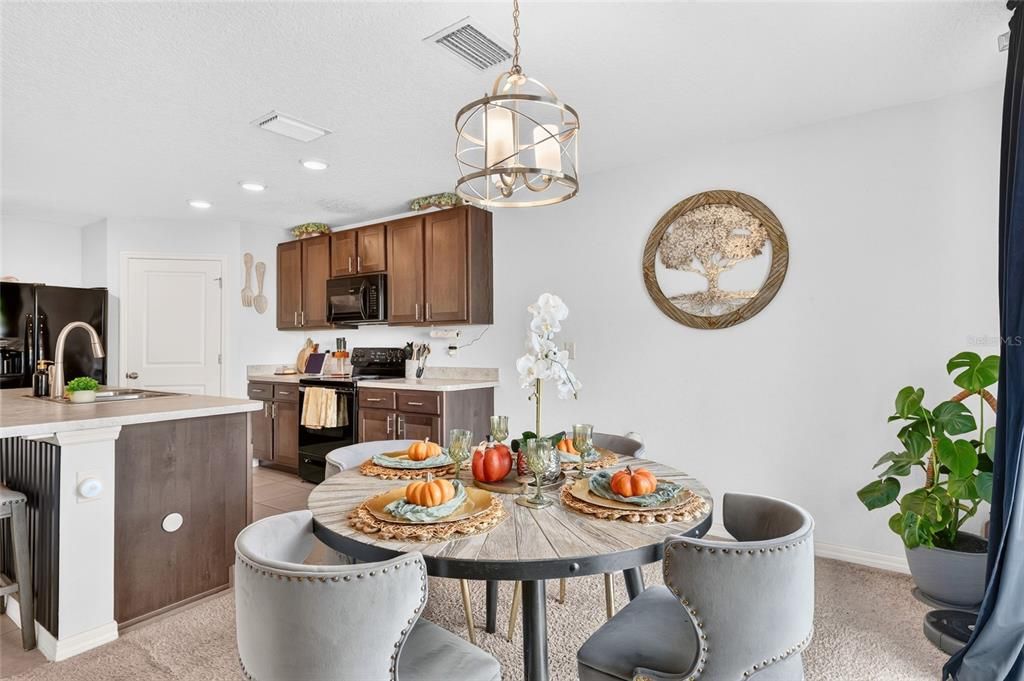 For Sale: $424,900 (5 beds, 3 baths, 2544 Square Feet)