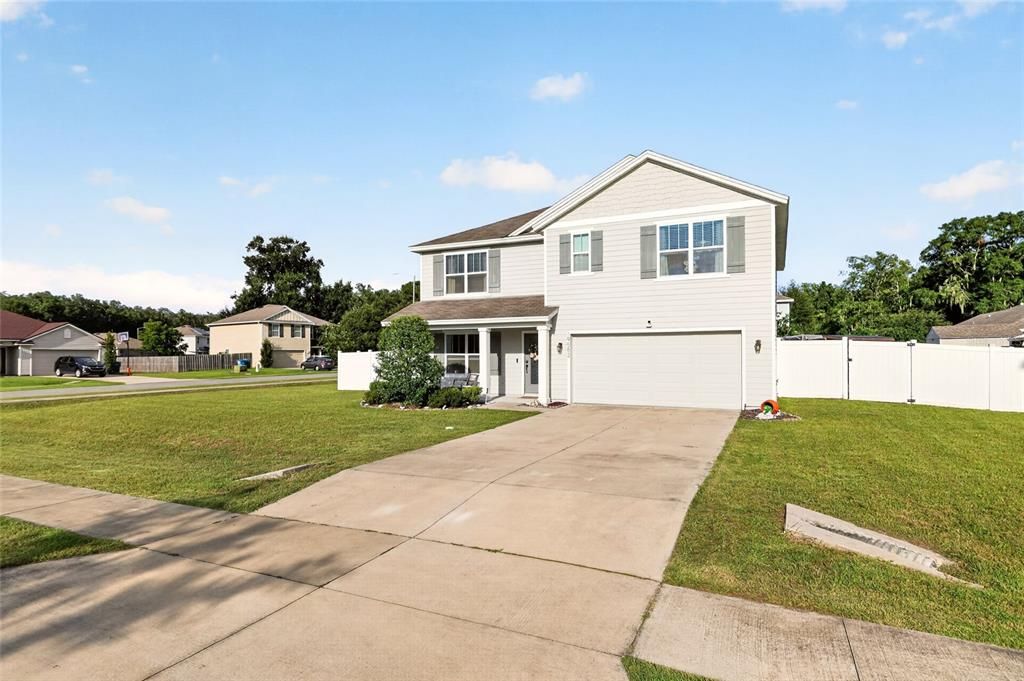 For Sale: $424,900 (5 beds, 3 baths, 2544 Square Feet)