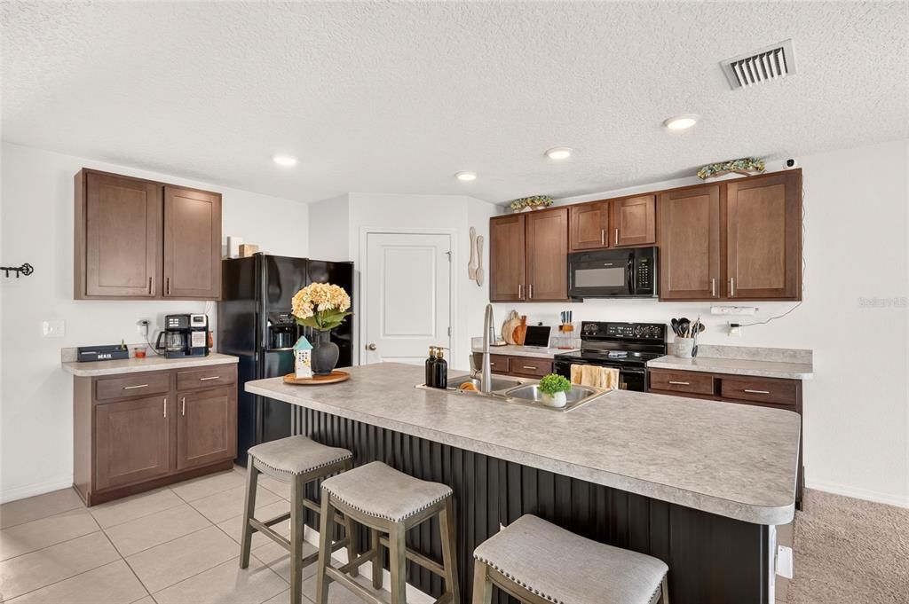 For Sale: $424,900 (5 beds, 3 baths, 2544 Square Feet)