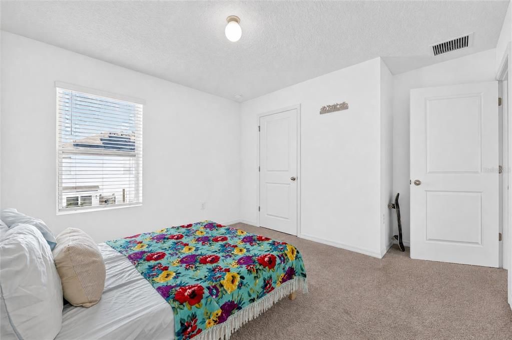 For Sale: $424,900 (5 beds, 3 baths, 2544 Square Feet)