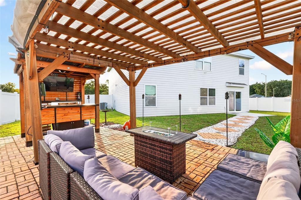 For Sale: $424,900 (5 beds, 3 baths, 2544 Square Feet)