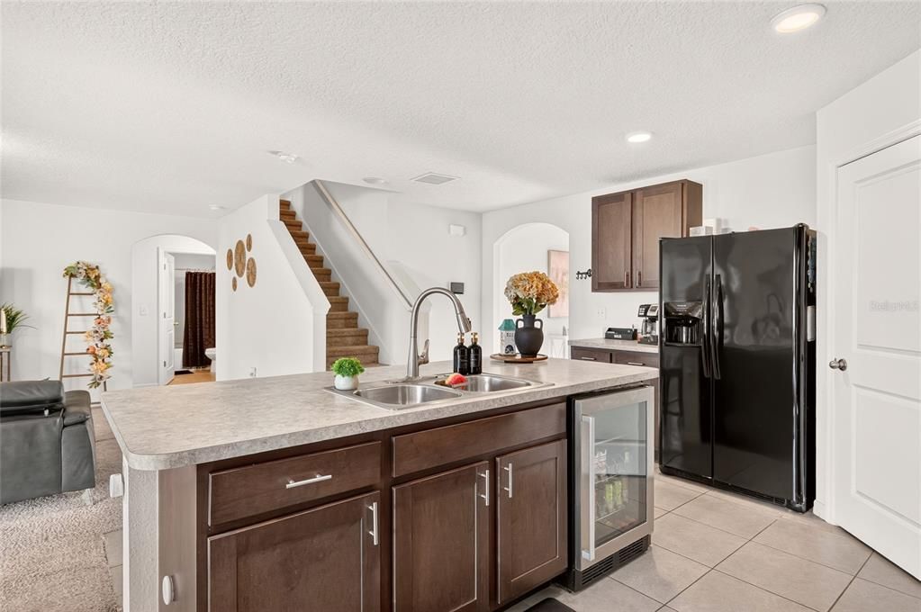 For Sale: $424,900 (5 beds, 3 baths, 2544 Square Feet)