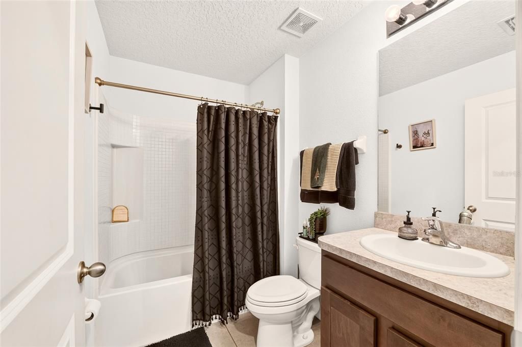 For Sale: $424,900 (5 beds, 3 baths, 2544 Square Feet)