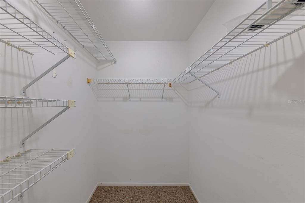 For Rent: $1,900 (2 beds, 2 baths, 925 Square Feet)