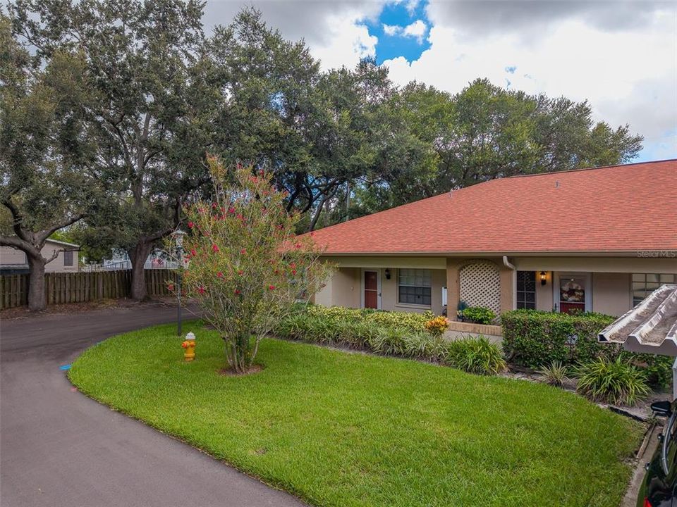 For Rent: $1,900 (2 beds, 2 baths, 925 Square Feet)
