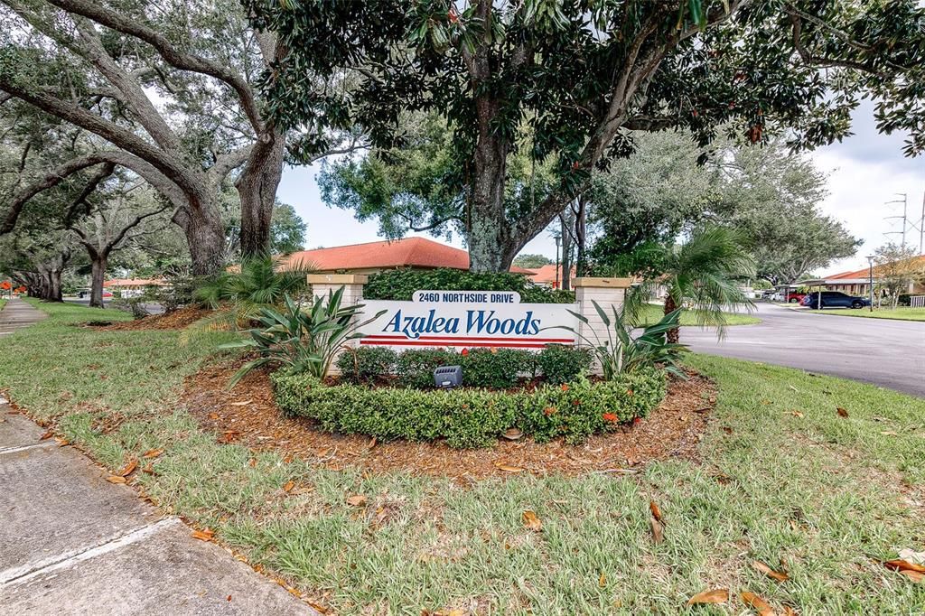 For Rent: $1,900 (2 beds, 2 baths, 925 Square Feet)