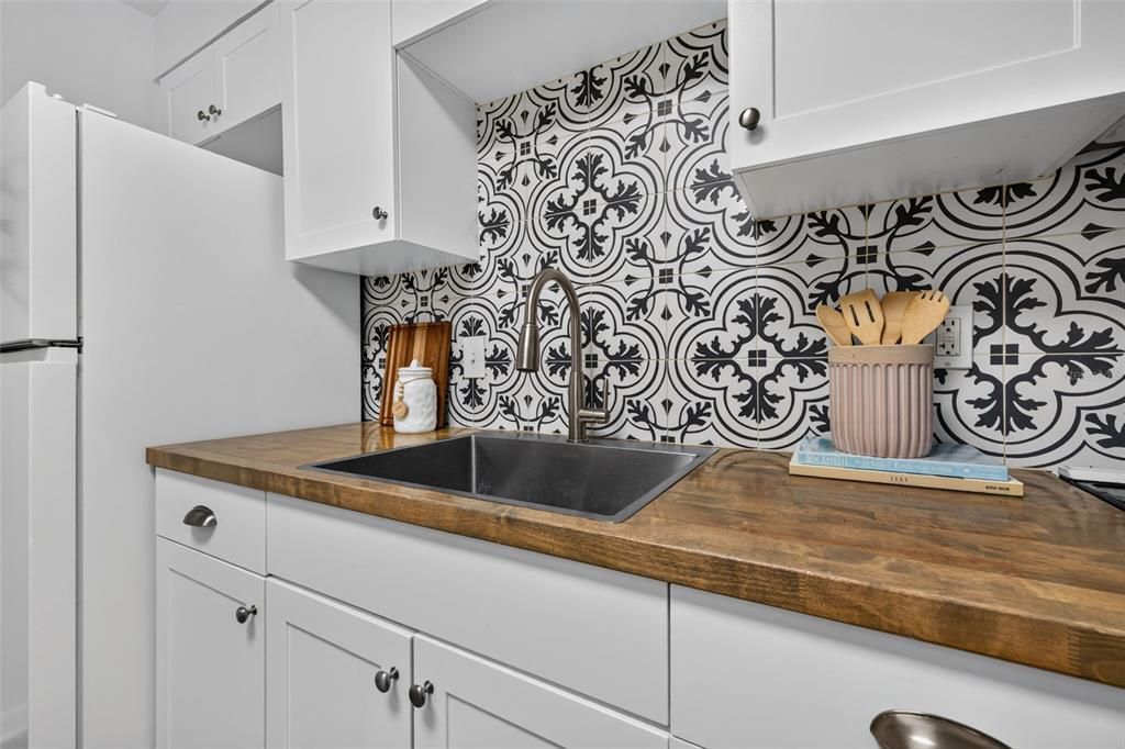 En Venta: $595,000 (8 camas, 0 baños, 1566 Pies cuadrados)