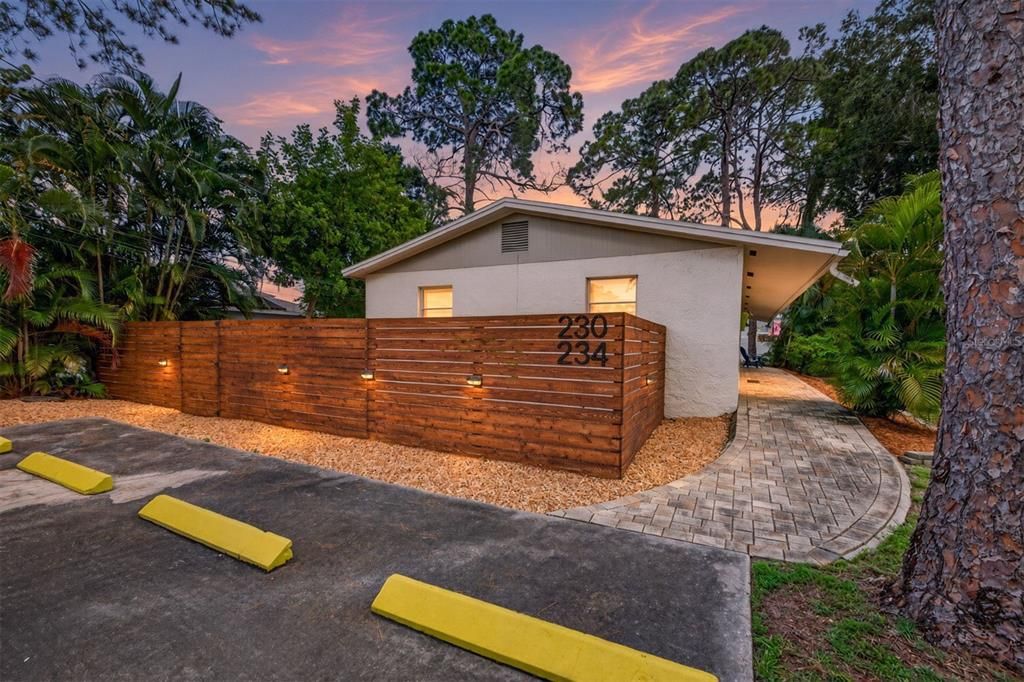 En Venta: $595,000 (8 camas, 0 baños, 1566 Pies cuadrados)