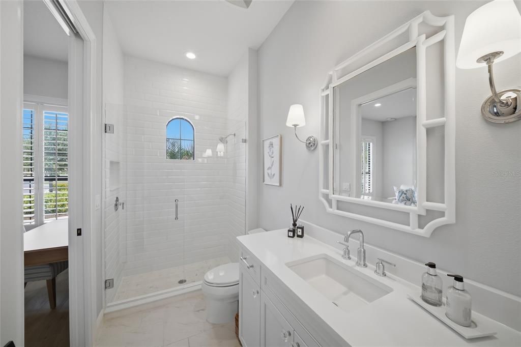 En Venta: $1,525,000 (3 camas, 2 baños, 2908 Pies cuadrados)