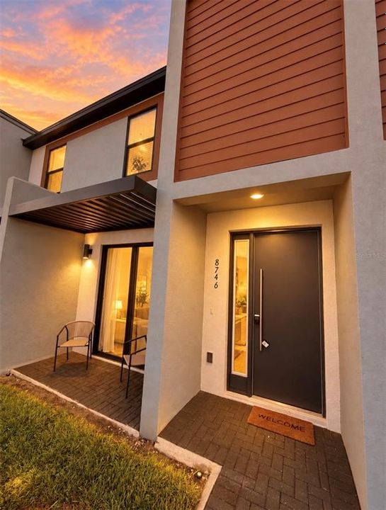 For Sale: $369,990 (3 beds, 3 baths, 1365 Square Feet)