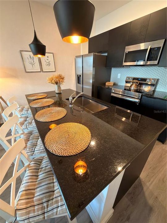 For Sale: $369,990 (3 beds, 3 baths, 1365 Square Feet)