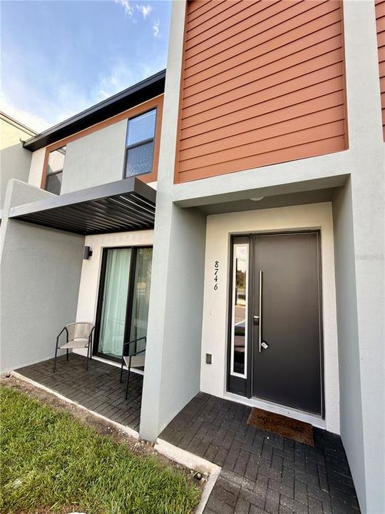For Sale: $369,990 (3 beds, 3 baths, 1365 Square Feet)