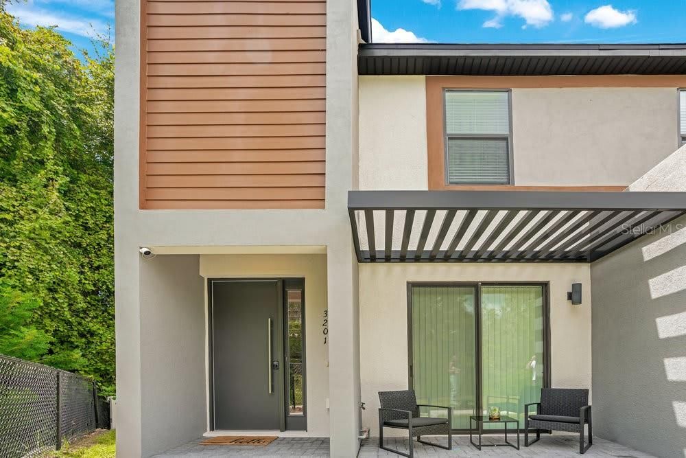 На продажу: $389,000 (3 спален, 3 ванн, 1372 Квадратных фут)