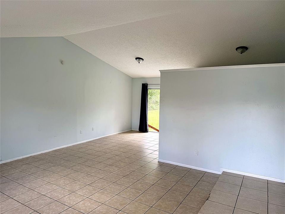 En Venta: $274,900 (4 camas, 2 baños, 1660 Pies cuadrados)