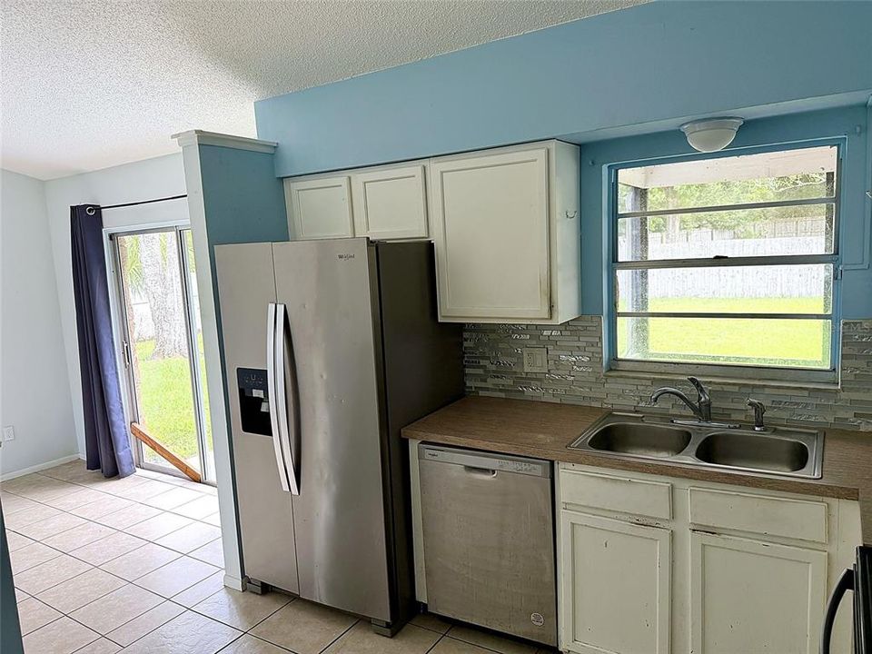 En Venta: $274,900 (4 camas, 2 baños, 1660 Pies cuadrados)