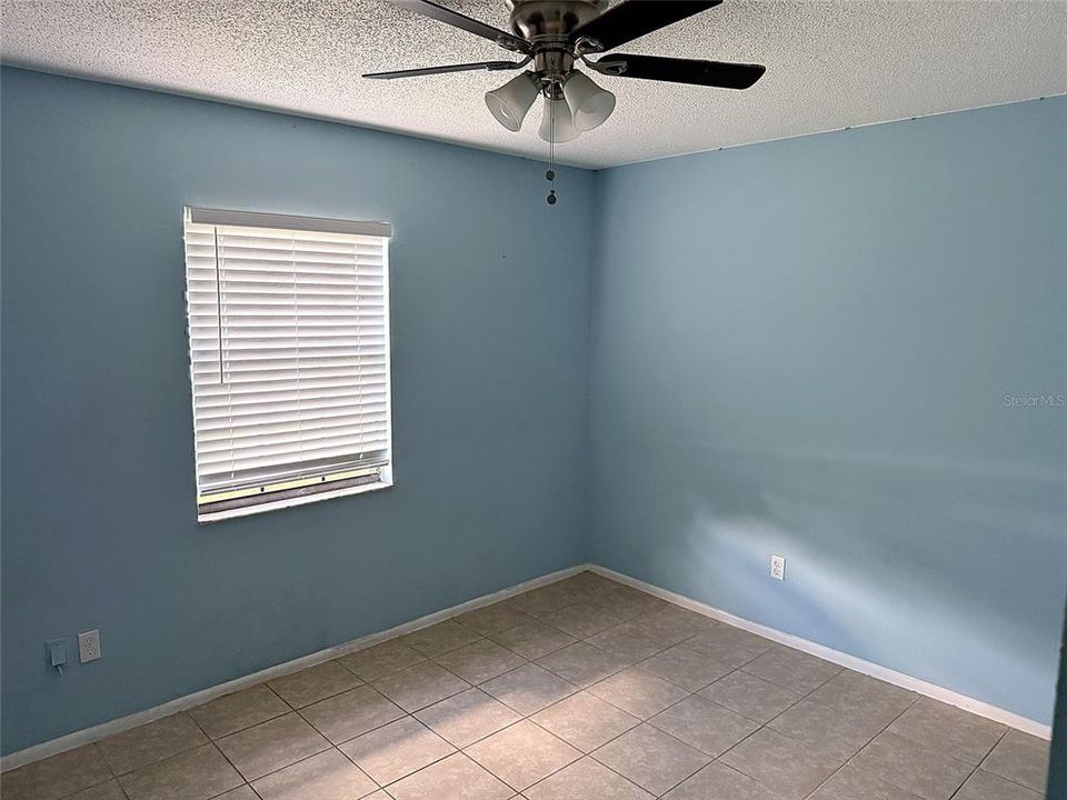 En Venta: $274,900 (4 camas, 2 baños, 1660 Pies cuadrados)