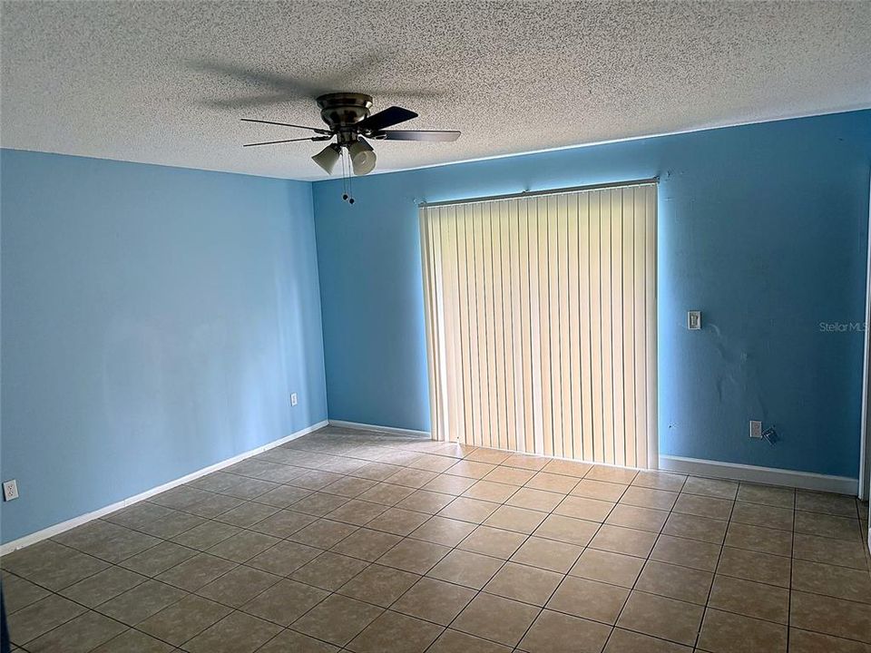 En Venta: $274,900 (4 camas, 2 baños, 1660 Pies cuadrados)