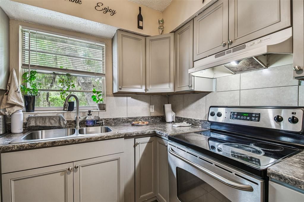 For Sale: $480,000 (6 beds, 0 baths, 1736 Square Feet)