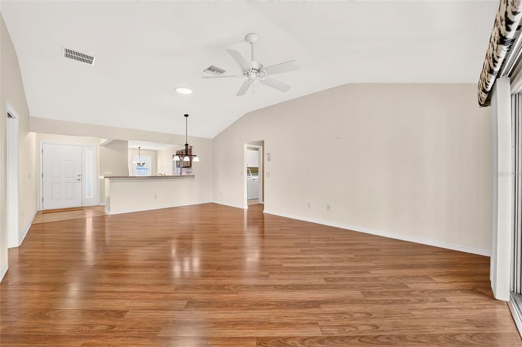 En Venta: $349,900 (3 camas, 2 baños, 1512 Pies cuadrados)