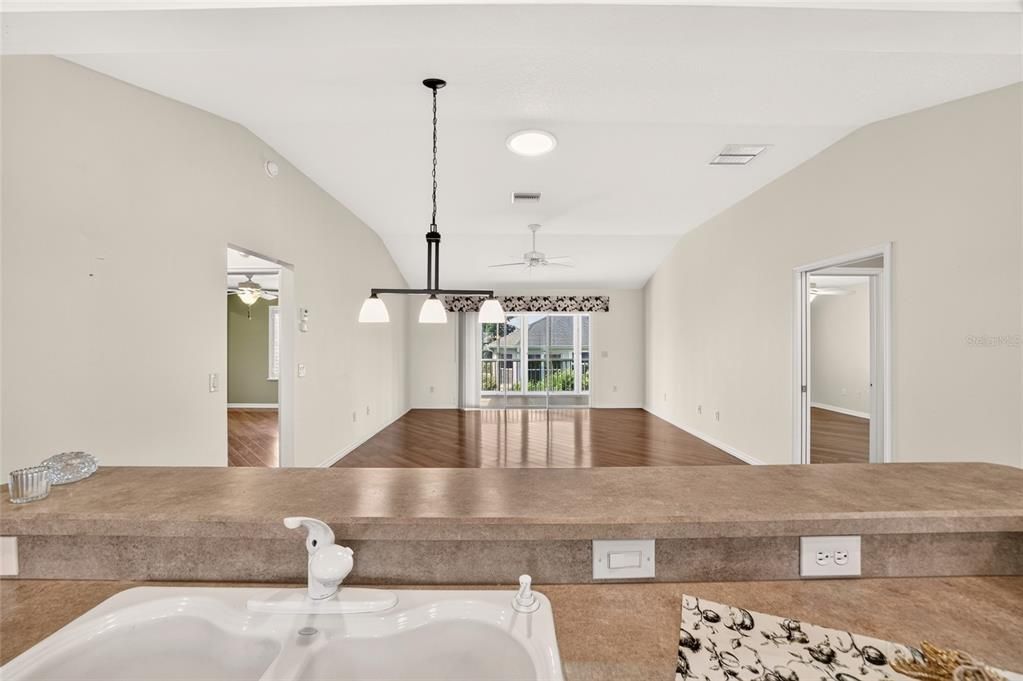 En Venta: $349,900 (3 camas, 2 baños, 1512 Pies cuadrados)