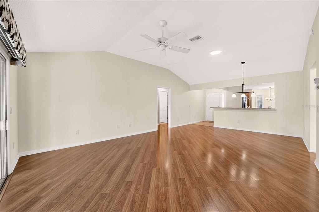 En Venta: $349,900 (3 camas, 2 baños, 1512 Pies cuadrados)