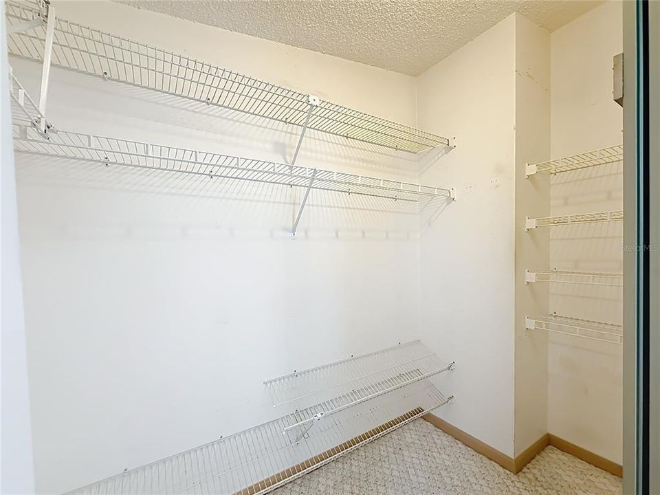 На продажу: $219,000 (2 спален, 2 ванн, 1760 Квадратных фут)