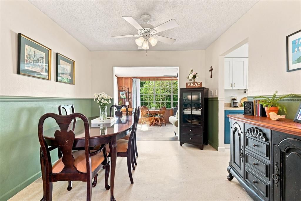 En Venta: $279,900 (3 camas, 2 baños, 1340 Pies cuadrados)
